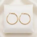 Aretes Elegancia Pura en Baño de Oro Real 18K y Cobre Ecológico SGS hipoalergénico libre de níquel - D'moé Joyería