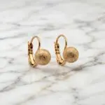 Aretes Esfera Radiante en Baño de Oro Real 18K y Cobre Ecológico SGS hipoalergénico libre de níquel - D'moé Joyería