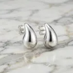 Aretes Lágrima Pura en Baño de Oro Real 18K y Cobre Ecológico SGS hipoalergénico libre de níquel - D'moé Joyería