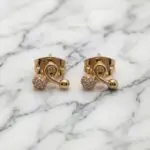Aretes Lazo Brillante en Baño de Oro Real 18K y Cobre Ecológico SGS hipoalergénico libre de níquel - D'moé Joyería
